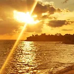 Sweet Coral Bay Sea View 3 Stocks Paphos Apartment *