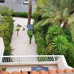 Sweet Coral Bay Sea View 3 Stocks Paphos Apartment *