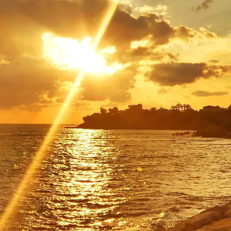 Sweet Coral Bay Sea View 3 Stocks Paphos Apartament *
