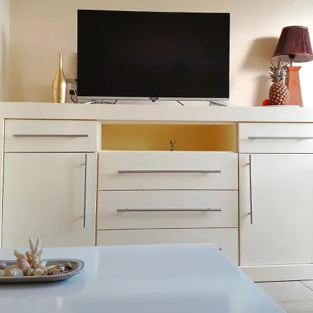 Sweet Coral Bay Sea View 3 Stocks Paphos Apartamento