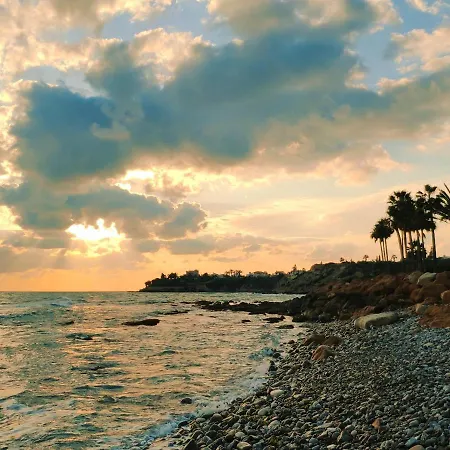 Sweet Coral Bay Sea View 3 Stocks Paphos Apartment *