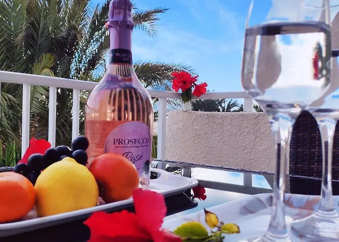 Apartmán Sweet Coral Bay Sea View 3 Stocks Paphos *