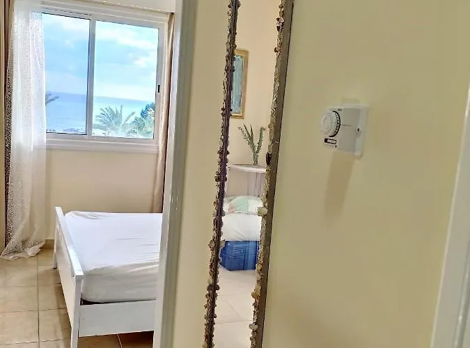 Sweet Coral Bay Sea View 3 Stocks Paphos *