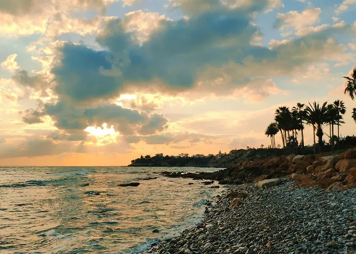 Sweet Coral Bay Sea View 3 Stocks Paphos Apartament *