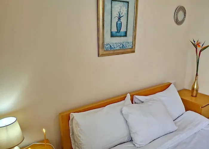 Sweet Coral Bay Sea View 3 Stocks Paphos *